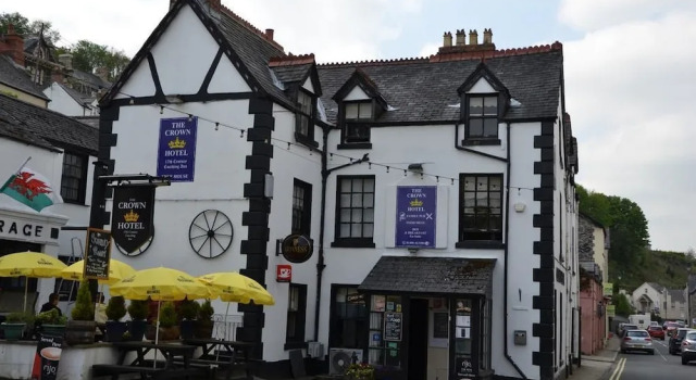 The Crown Hotel, Забронировать Отель Коруэн Клоид