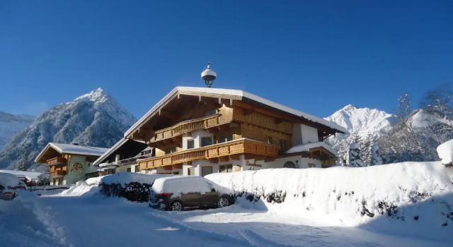 Landhaus Achental, Забронировать Дом для отпуска Пертизау Ахензе, рядом с Zwölferkopflift