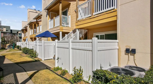 Palms at Cove View 1011-birder's Delight
