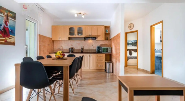 Апартаменты с 2 комнатами с балконом и с видом на море Apartments Mijo