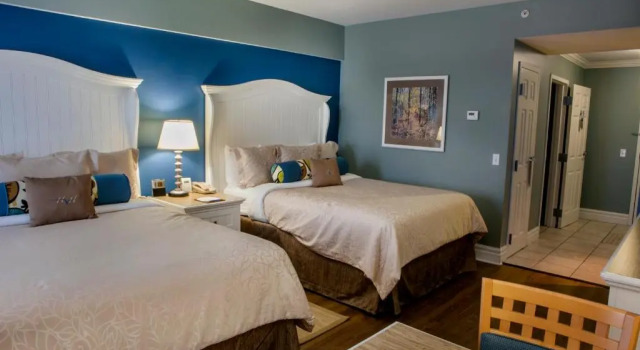 Четырёхместный номер Standard с видом на озеро Watkins Glen Harbor Hotel