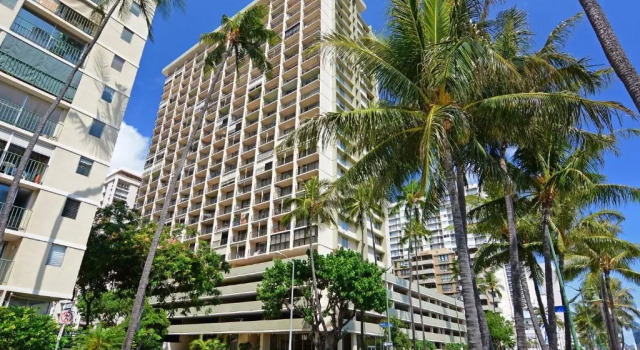 Fairway Villa #2502, Забронировать Вилла Коттеджи Гонолулу, рядом с Royal Hawaiian Theater Legends in Concert Waikiki, Коттедж