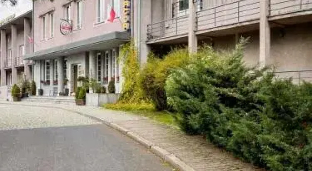 Hotel Hutnik, Boek Hotel Hotels in Subkarpaten met parkeren, Parkeren