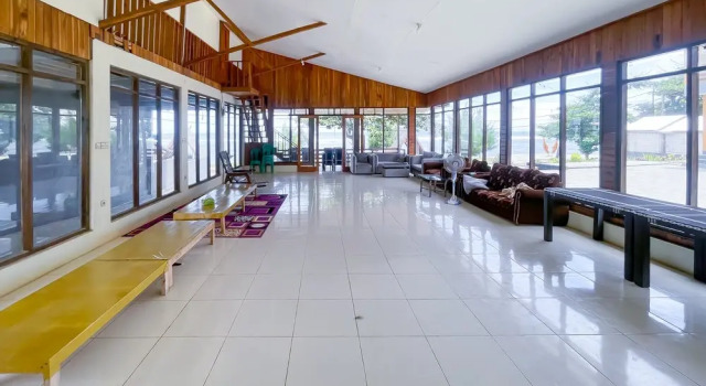 RedDoorz Plus @ Erbysa 4 Pantai Sayang Heulang Pamengpeuk Garut, Book Hotel Hoteller i Mancagahar med parkering, Parkering