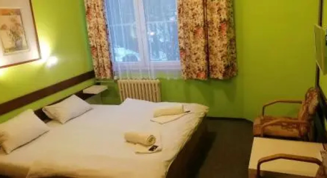 Penzion SOLA-FIDE, Rezerwuj Hostel Hostele w Kraj hradecki, Hostel