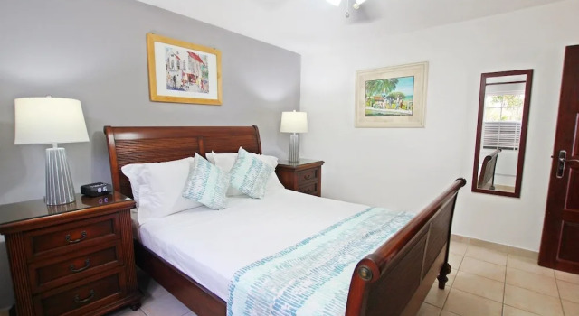 Rosalie Apt #2 by Bluescape, Prenota Hotel Christ Church Barbados