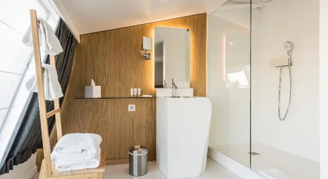Двухместный номер Standard с балконом Seekoo Hotel Bordeaux