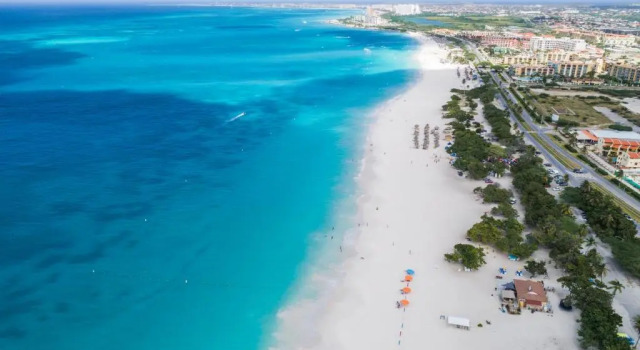 Gorgeous Mansion, Private Pool, Outdoor Kitchen!, Rezerwuj Hotel Noord Aruba