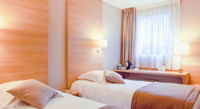 Трёхместный номер Superior Best Western Bourgoin Jallieu