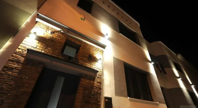Lucky 8 Guesthouse, Rezerwuj Hotel Hotele w Košický kraj z parkingiem, Parking