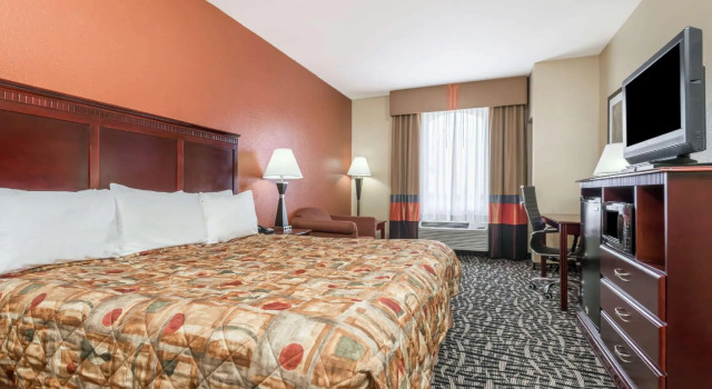 Двухместный номер Standard Days Inn & Suites by Wyndham Prattville-Montgomery