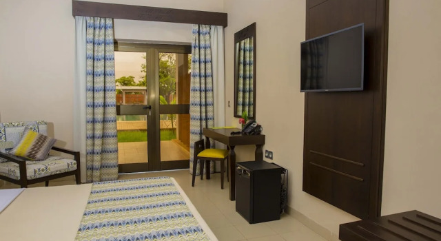Двухместный номер Standard с балконом и с видом на сад Dunia Hôtel Ouagadougou Loumbila