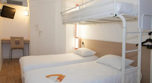 Трёхместный номер Standard Premiere Classe Saint Malo CHAMBRES RENOVEES