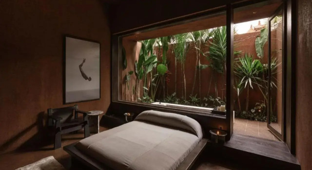Further Hotel