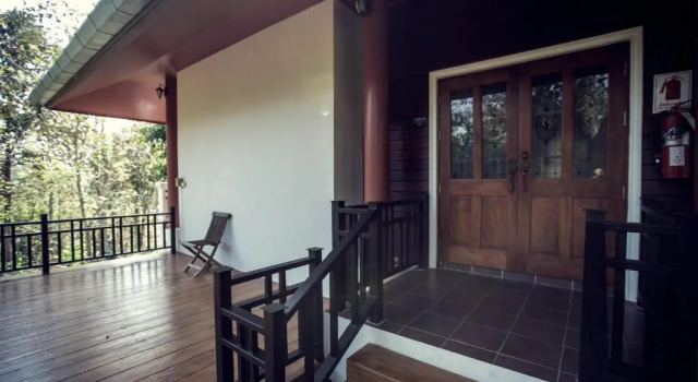 Трёхместный номер Standard с балконом Buraphat Resort