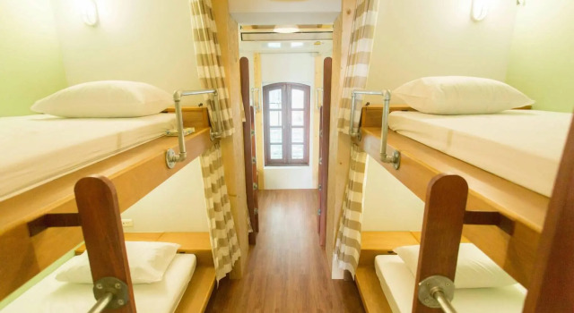 Номер Standard Barn & Bed Hostel at BTS Phrom Phong