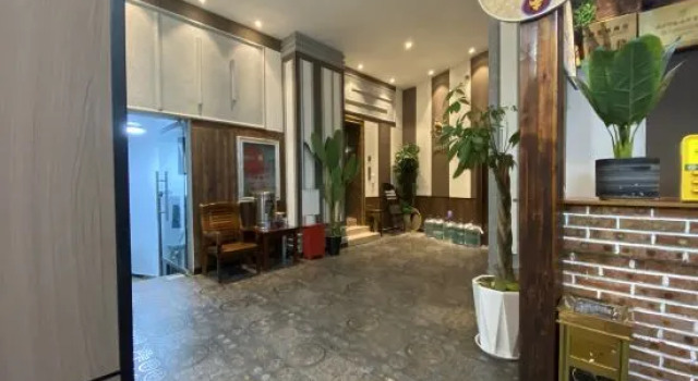 Mangshi Minsu Hotel, Buchen Sie Hotel Hotels in Yunnan mit Parkplatz, Parkplätze