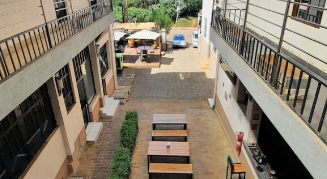 TripleTwo Loresho Inn, Prenota Bed & breakfast Hotel a Nairobi con parcheggio, Parcheggio