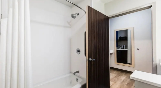 Номер Standard Holiday Inn Express & Suites Edmonton N - St Albert by IHG