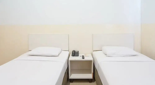 Metropolitan Inn, Book Hotel Hotels in Sulawesi with Parking, Parking