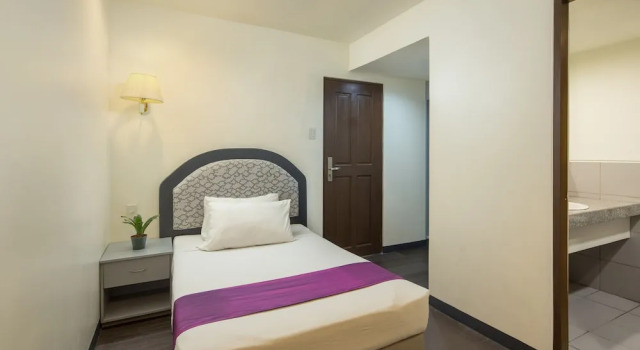 Одноместный номер Standard V Hotel