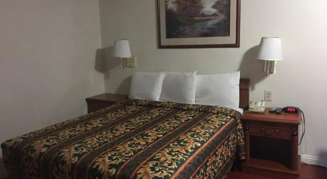 Четырёхместный номер Standard Days Inn and Suites Palmdale