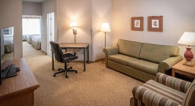 Люкс с видом на город Country Inn & Suites by Radisson, Beckley, WV