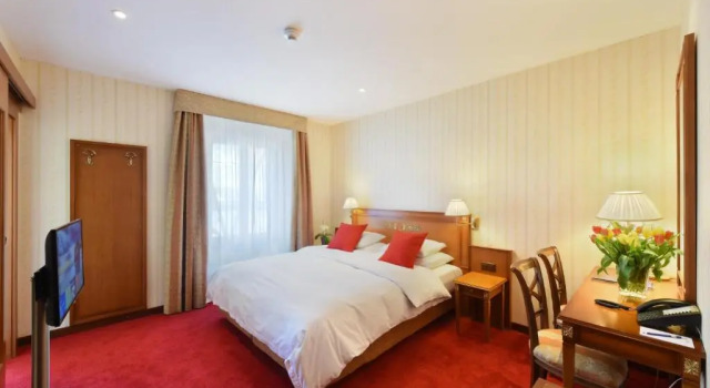 Двухместный номер Economy Golf Hotel René Capt
