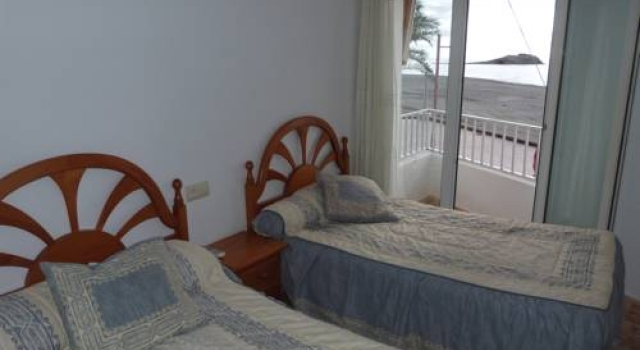 Pensión sol y playa, Забронировать Отель Карбонерас Коста-де-Альмерия, рядом с Castillo de San Andrés