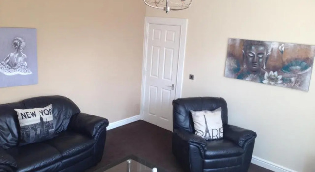 Апартаменты Elms West Apartments
