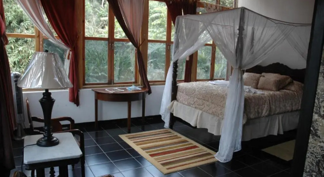 Forres Park Nature Retreat, Buchen Sie Hotel Mavis Bank Jamaika