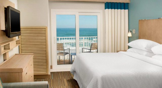 Four Points by Sheraton Jacksonville Beachfront, Забронировать Отель Отели Джексонвилл-Бич 3 звезды, рядом с Пирс пляжа Джексонвиля, 3*
