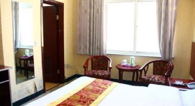 Baotou Xiwang Hotel, Rezerwuj Hotel Hotele w Hondlon z parkingiem, Parking