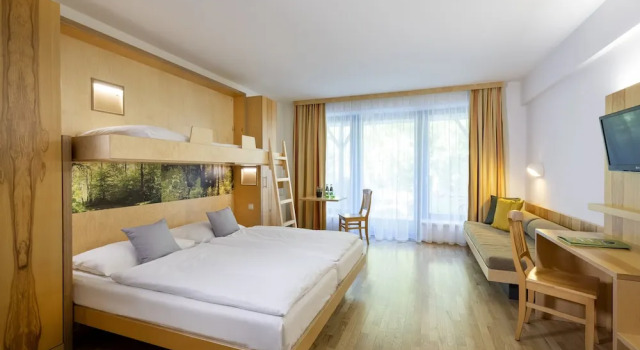 Трёхместный номер Standard JUFA Hotel Bruck an der Mur - im Weitental