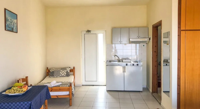 Трёхместная студия с балконом Kaloudis Apartments