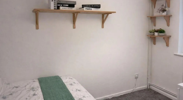 2 Bed Home - Parking for 2, Wifi & Garden