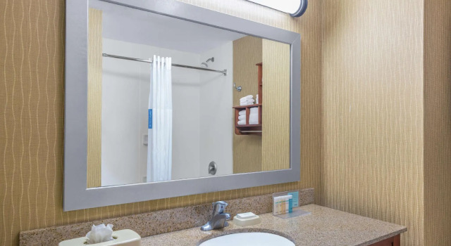 Четырёхместный номер Standard Hampton Inn South Heritage Park