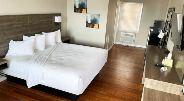 Номер Deluxe Kings Arms Motel