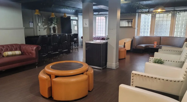 Ansonia Hotel - Hostel