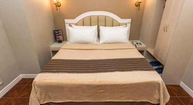 Urban Travellers Hotel