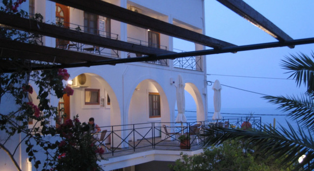 Travlos Studios, Reserva ahora Hotel Poros Cefalonia