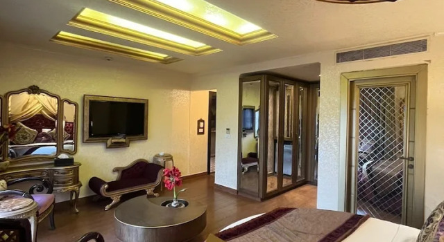 Номер Royal Q Hotel