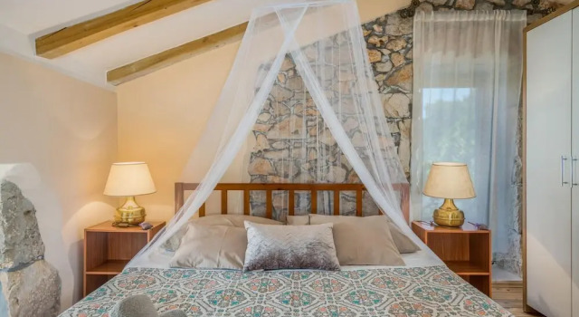 Awesome Home in Krk With Wifi and 2 Bedrooms, Prenota Hotel Garica 