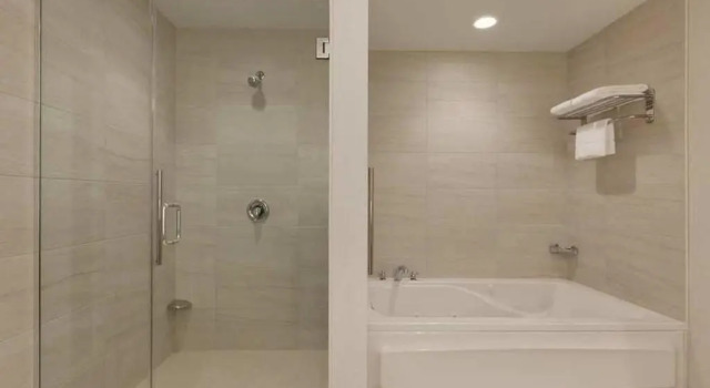 Люкс Hilton Garden Inn Rochester - University & Medical Center
