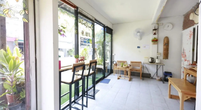 D House Hostel