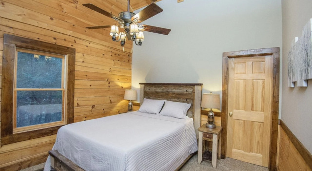 Cuddlin Up by Heritage Cabin Rentals