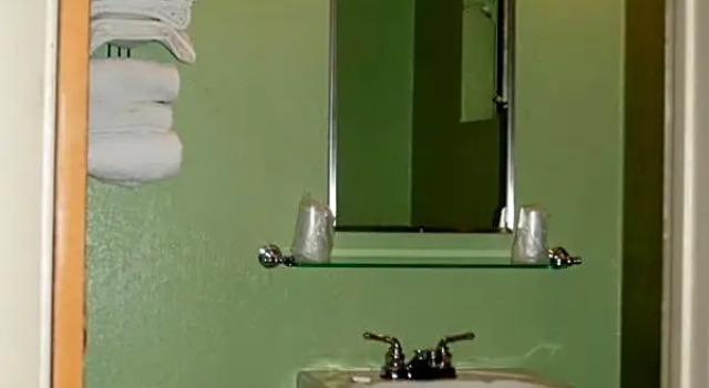 Четырёхместный номер Standard Boulevard Inn