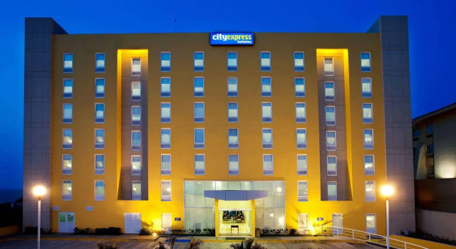 City Express by Marriott Veracruz, Buchen Sie Hotel Hotels in Veracruz mit Pool, Schwimmbad