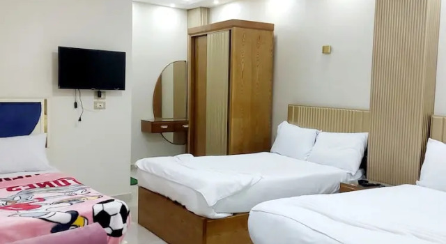 Номер Standard Regent Pyramids View