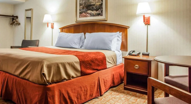 Двухместный номер Standard с балконом Econo Lodge Douglassville-Pottstown
